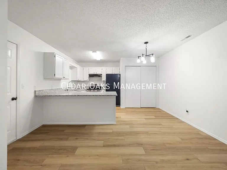 2967 W Glenmeadow Dr — Photo 1