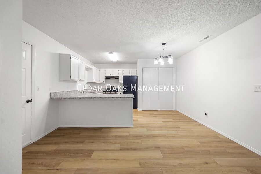 1st image of 2967 W Glenmeadow Dr