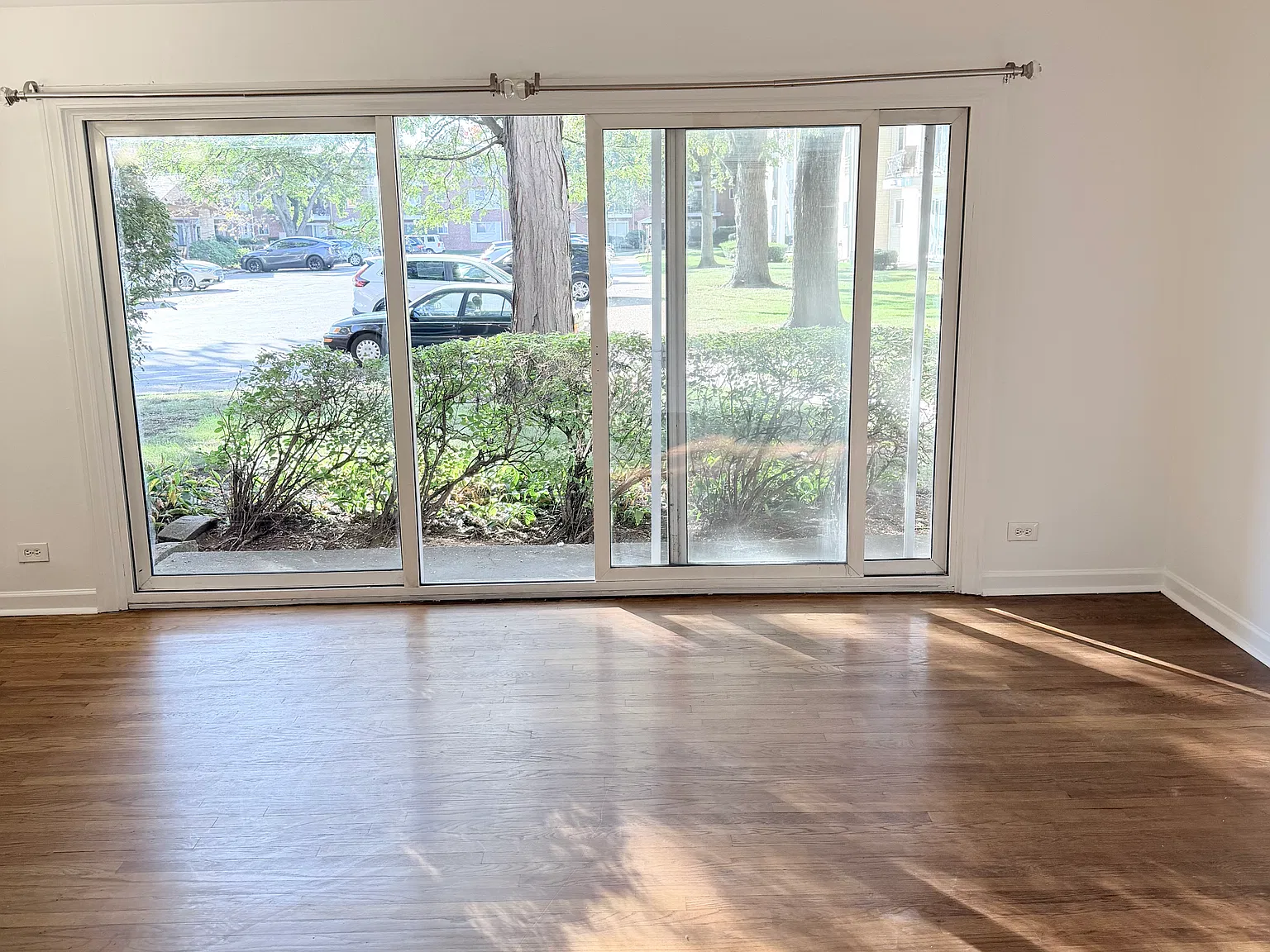 1 bed, 700 sqft, $1,600 — Photo 1