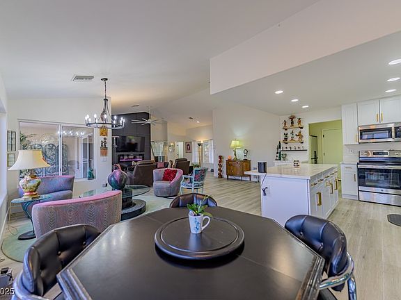 5th image of 9900 Rosamond Dr