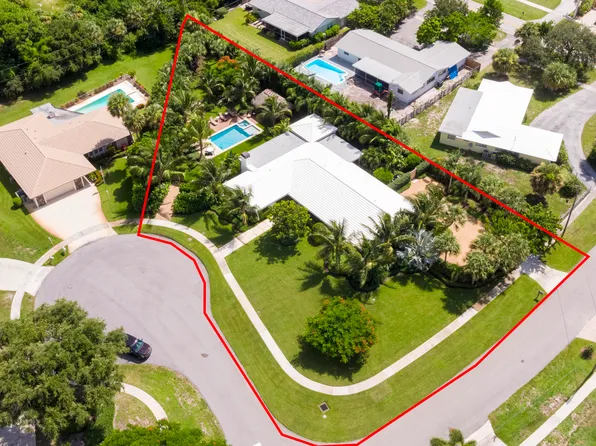 2043 Ascott Road, North Palm Beach, FL 33408