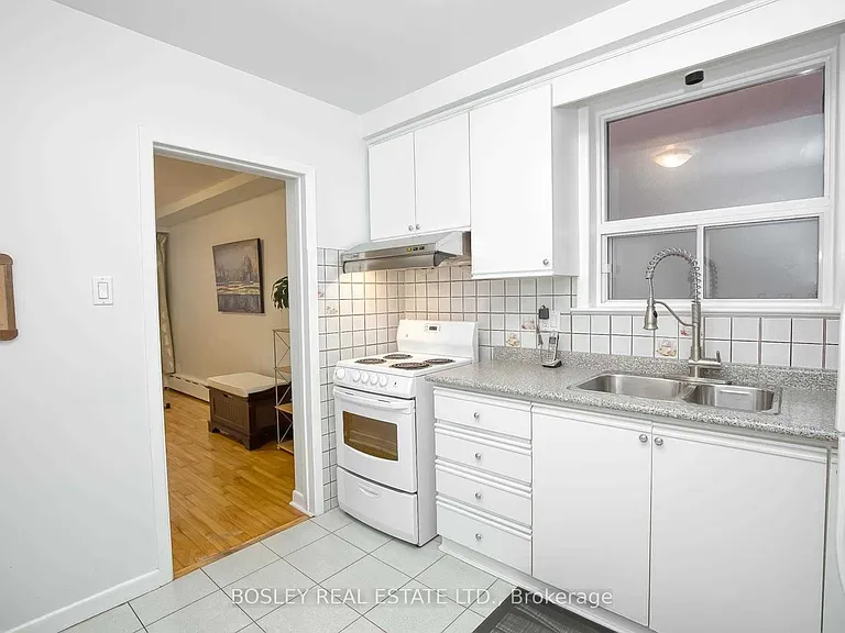 144 Evelyn Ave #LOWER — Photo 7