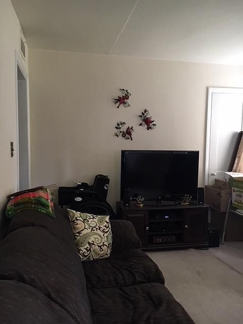 2nd image of 920 Beechwood Dr SW