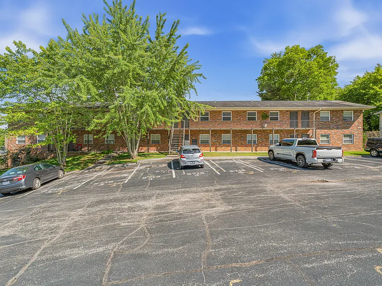 2716 Holbrook Dr #6 — Photo 16