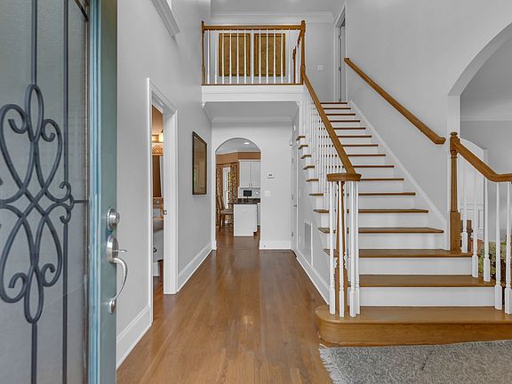 5th image of 601 Kiltie Way
