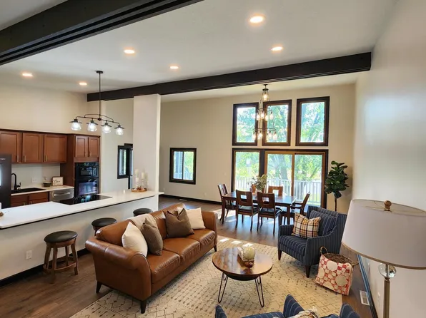 575 4th St SW, Plainview, MN 55964