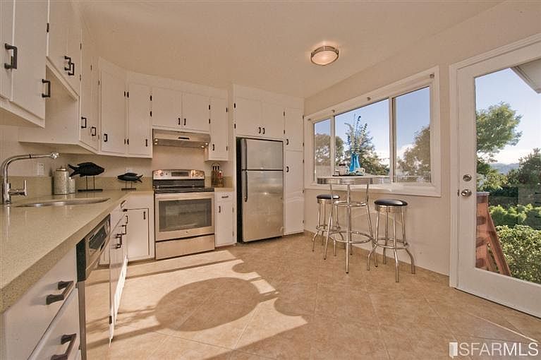 1st image of 542 Vermont St #542