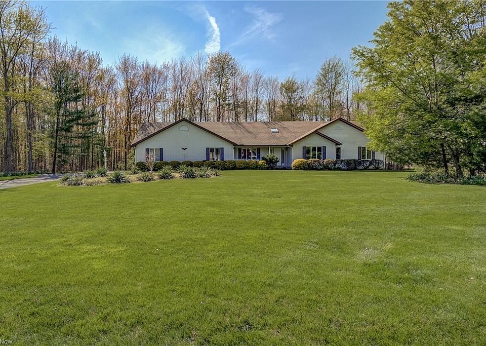 1st image of 2864 Camelot Ct