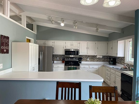 5th image of 4405 Wellington Ave
