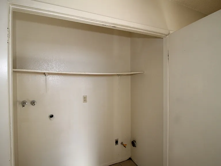 Higgins Rd — Photo 14
