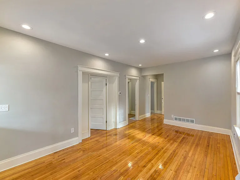 3756 S Whitnall Ave — Photo 6