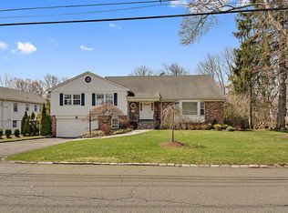 60 Dorchester Rd, Scarsdale, NY 10583