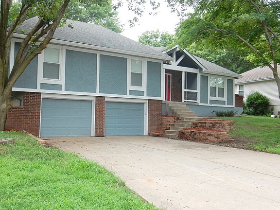 3rd image of 1009 NW Timber Oak Dr