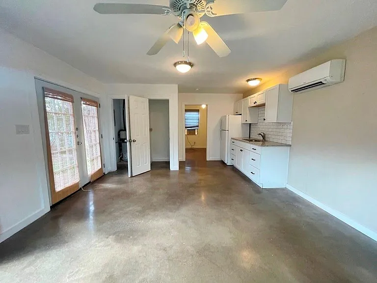 300 El Paso St — Photo 27