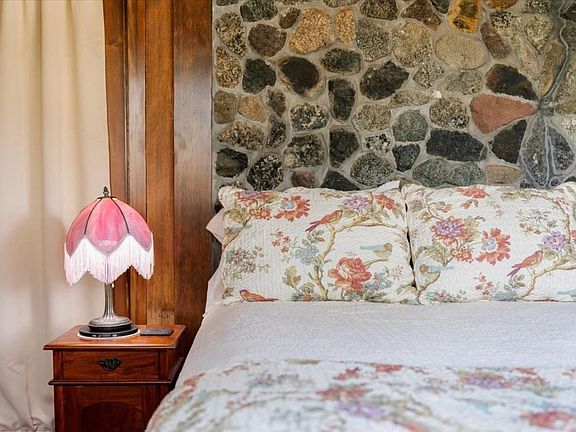 5th image of 1008 W A Barr Rd