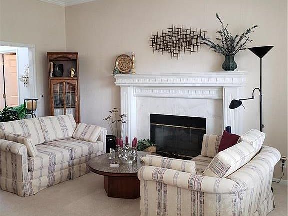 4th image of 4328 S Milton Dr #75