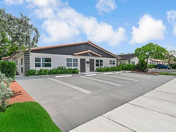 4th image of 7521 NW 44th Court