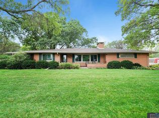 8121 A St, Lincoln, NE 68510