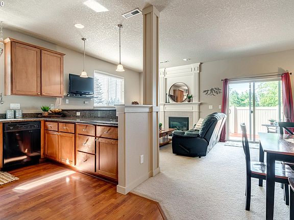 4th image of 8020 NE 62nd Cir