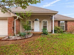 203 Woodgreen Cv, Flowood, MS 39232