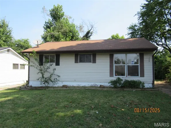 209 Grampian Rd, Saint Louis, MO 63137