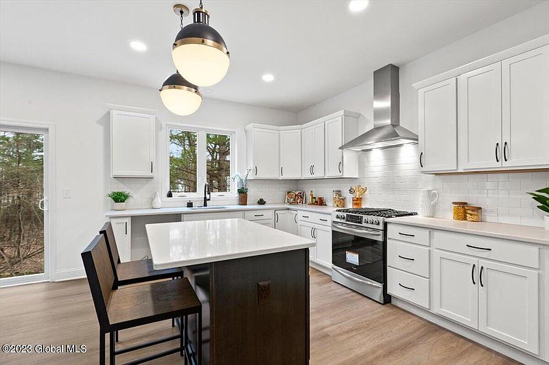 2nd image of 30 Wellington Court