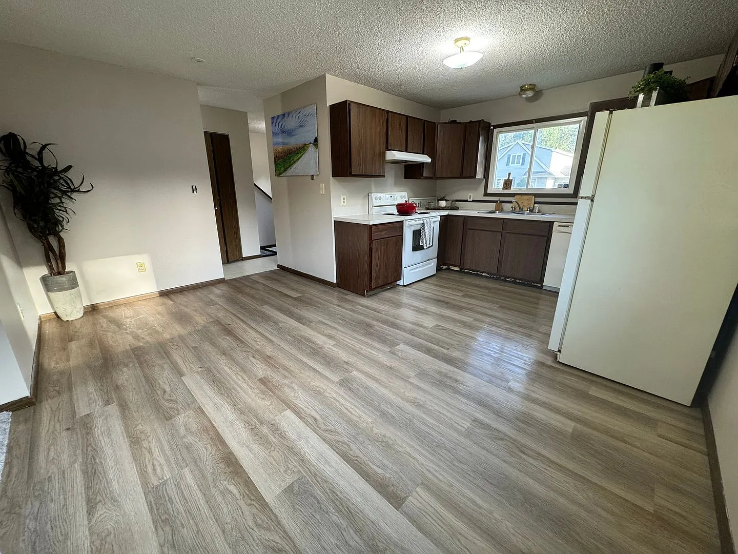 3 bed, 1.5 bath duplex for rent in Cedar Falls — Photo 2
