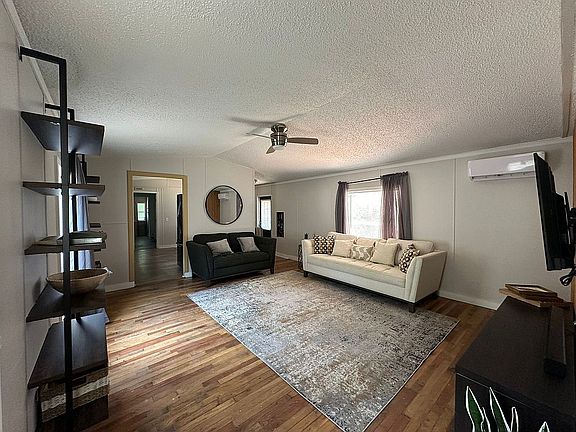 Living Room (Entrance)