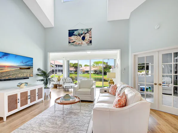 225 N Lakeshore Drive, Hypoluxo, FL 33462