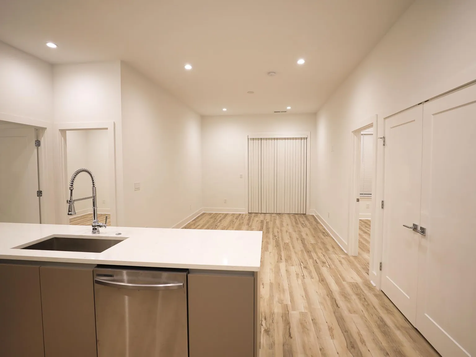 2 bed, 1150 sqft, $2,000 — Photo 4