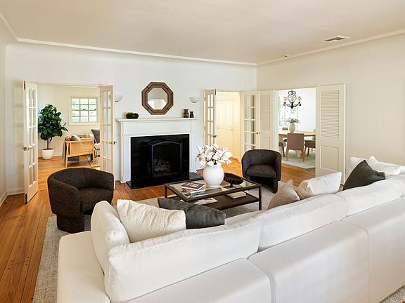 3rd image of 12166 Laurel Terrace Dr