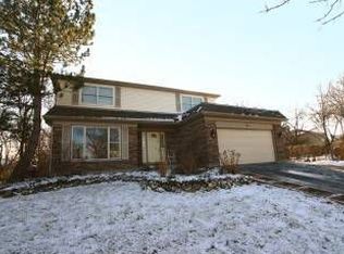 557 Applegate Ln, Lake Zurich, IL 60047