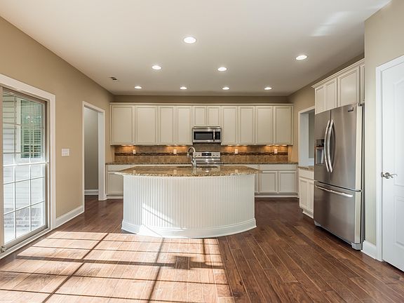 5th image of 1934 Piperton Ln