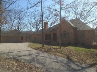 62 Hartman Rd, Staunton, IL 62088