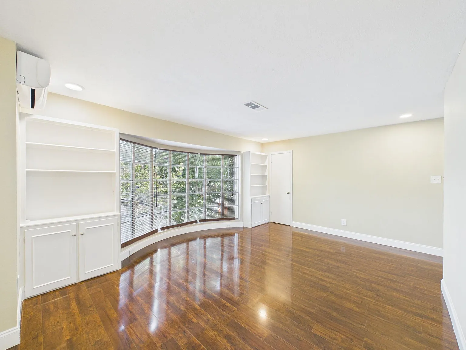 1 bed, 1.0 bath, 720 sqft, $1,250 — Photo 4
