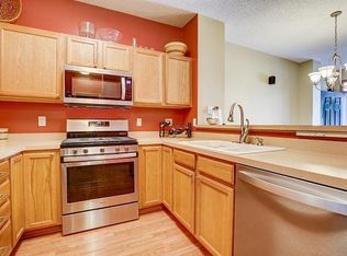 1971 Shamrock Pl, Chaska, MN 55318