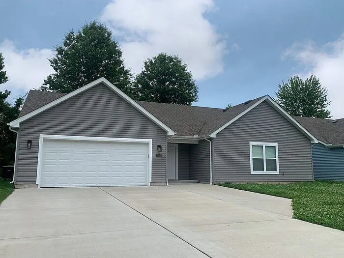 3706 Joy Cir E — Photo 2