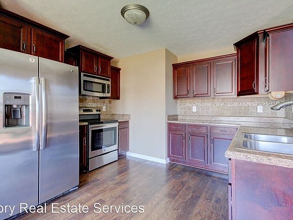 3rd image of 601 Fennec Way