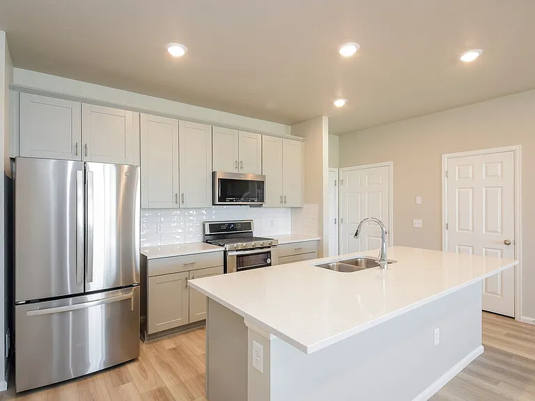 13959 Vispo Way — Photo 7