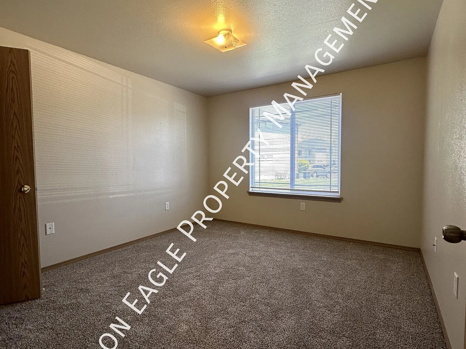 1805 E Overland Rd — Photo 3