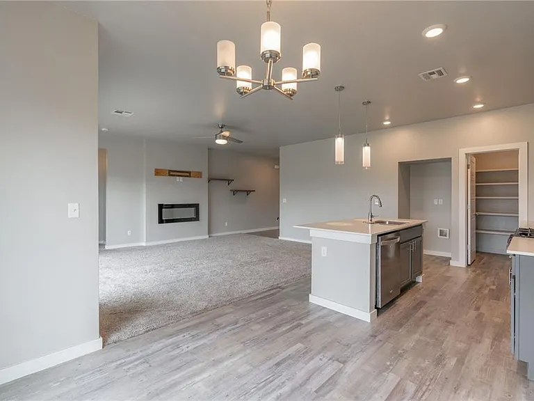 10720 NW 20th St — Photo 15
