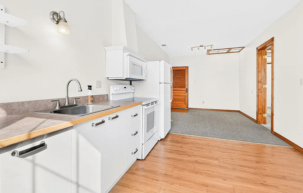1 bed, $1,100 — Photo 4