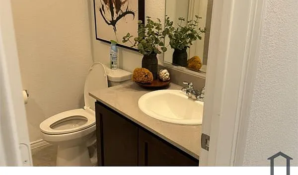 3 bed, 1155 sqft, $2,500 — Photo 4