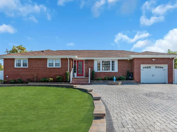 80 Schoolhouse Ln, East Brunswick, NJ 08816