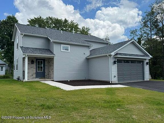 3rd image of 102 Alans Dr