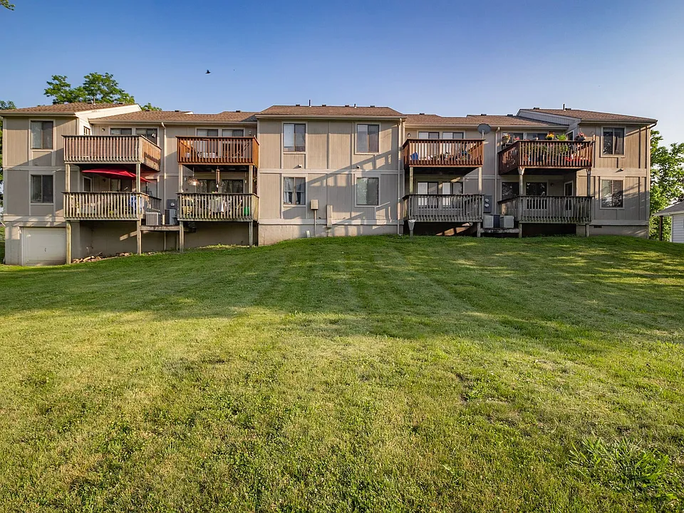 Cedarwood Apartments 208