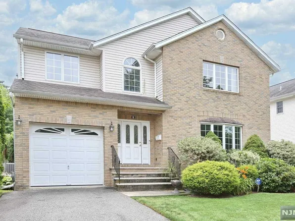 1 Cedar St, Wallington, NJ 07057