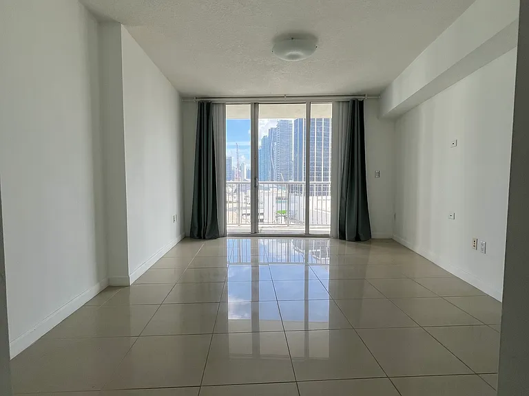 1750 N Bayshore Dr #0 — Photo 6