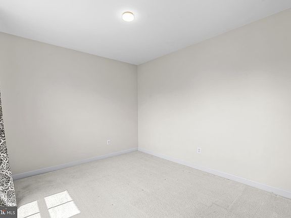 4th image of 22237 Fulmer Ave