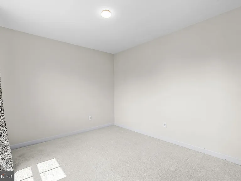 22237 Fulmer Ave — Photo 4